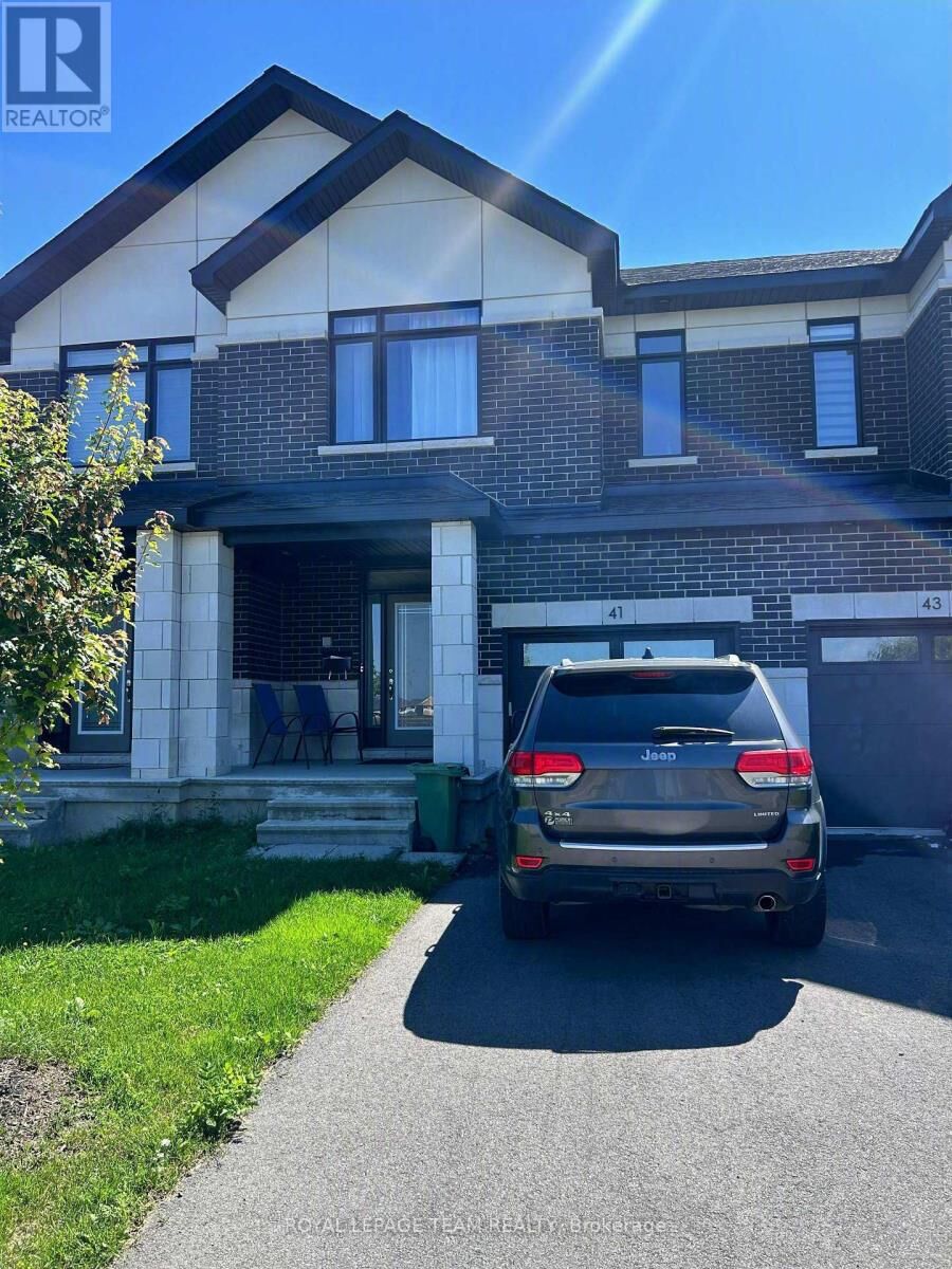 Property Photo:  41 Moosonee Crescent  ON K4M 0M1 