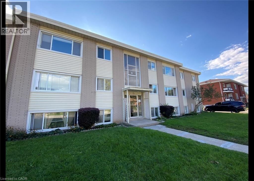 Property Photo:  75 Harold Avenue 4  ON N2A 2H9 