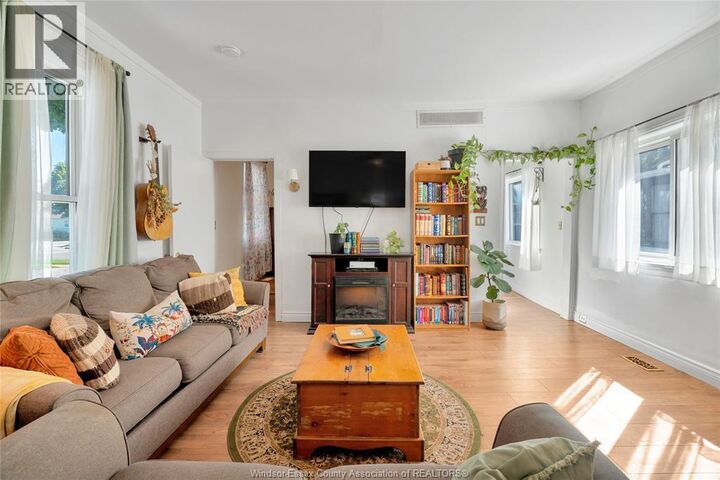 Property Photo:  198 Brock  ON N9V 2G9 