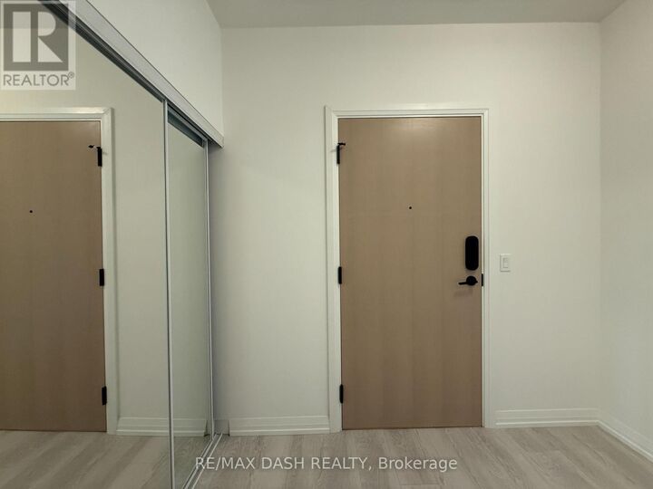 Property Photo:  280 Dundas Street West 1205  ON M5T 0E3 