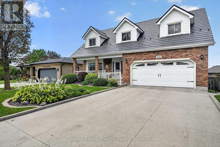 Property Photo:  948 Smithside Court  ON K9J 8E2 