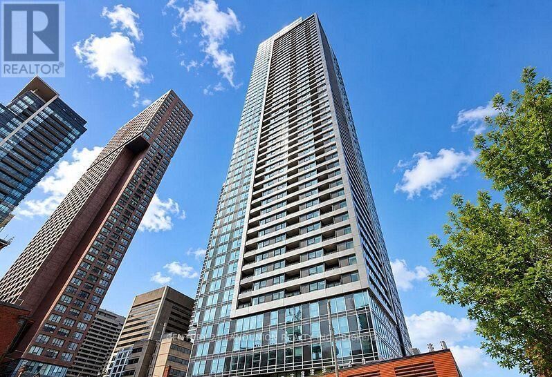 Property Photo: 609 Sherbourne Street 1507 ON M4X 0A4