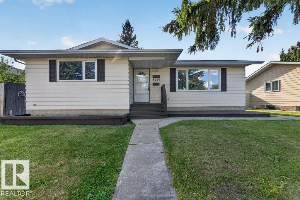 Property Photo:  8720 26 Av NW  AB T6K 2X2 