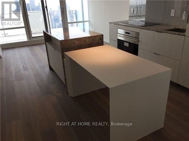 Property Photo: 1 Bloor Street East 6305 ON M4W 1A9