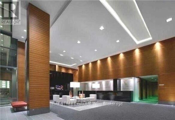 Property Photo:  135 Village Green Square 3622  ON M1S 0G4 