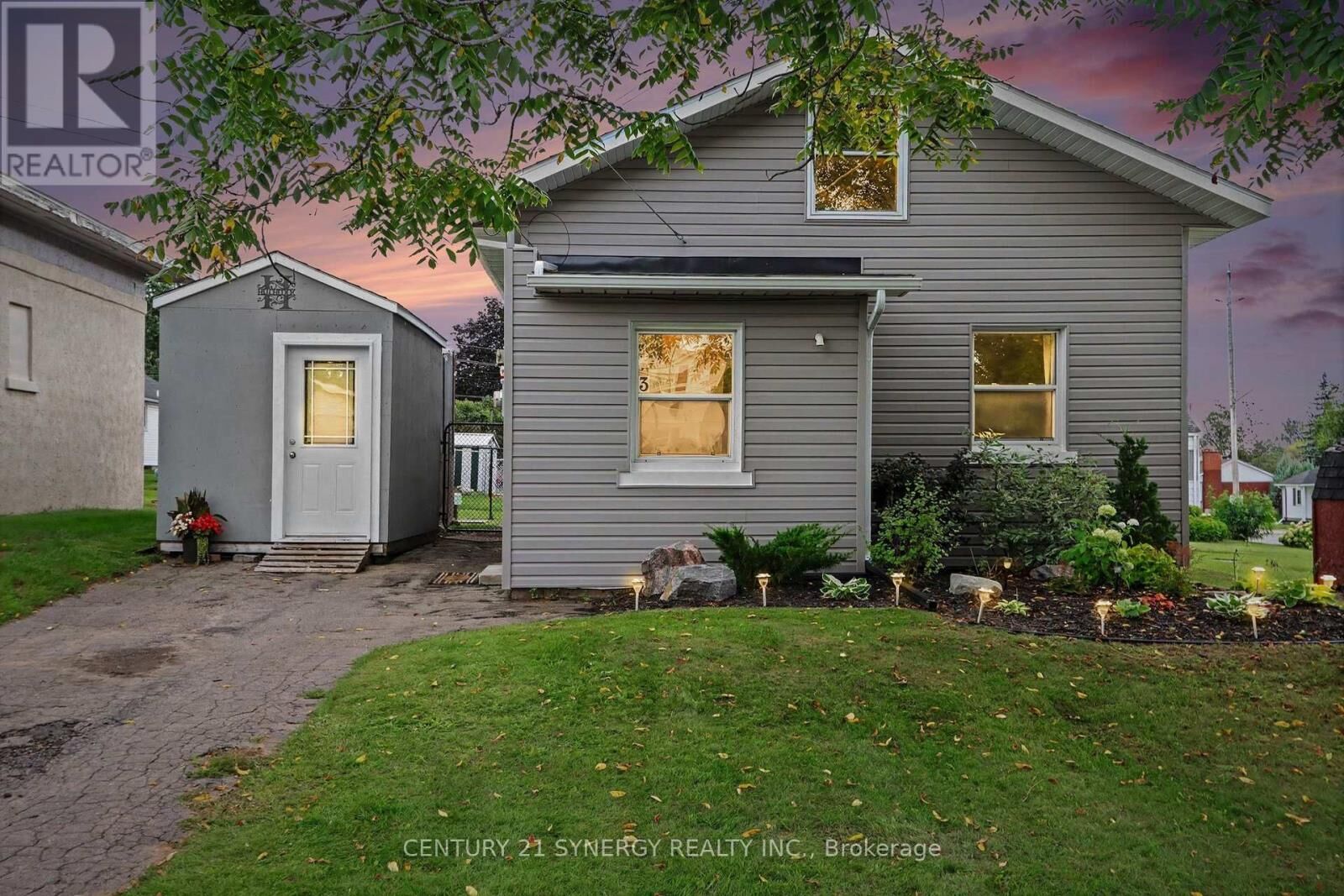 Property Photo: 3 McKenzie Avenue ON K7A 3G4