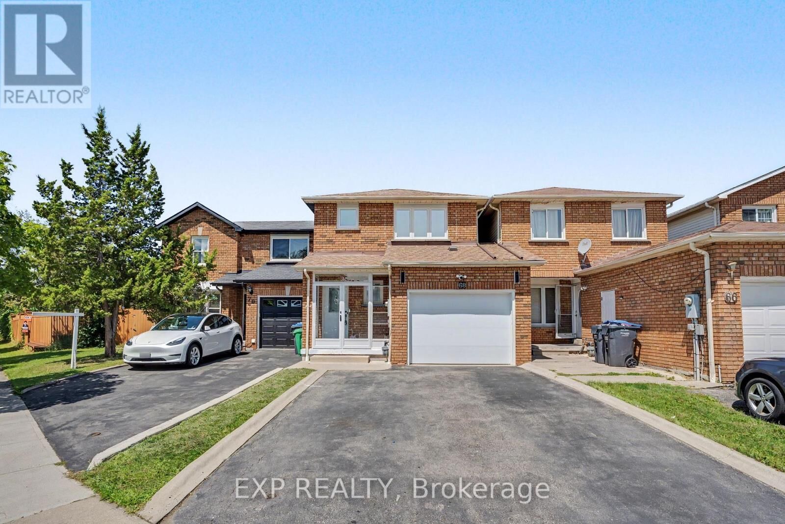 Property Photo:  68 Tulip Drive  ON L6Y 3W7 