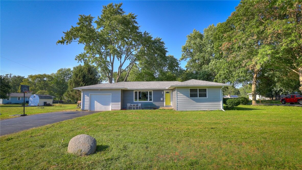 Property Photo:  40 Berry Drive  IL 62526 