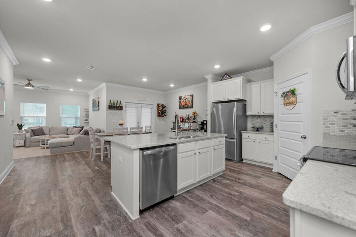 Property Photo: 131 Dusky Way FL 32439