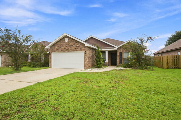 Property Photo: 659 Teal Street FL 32539