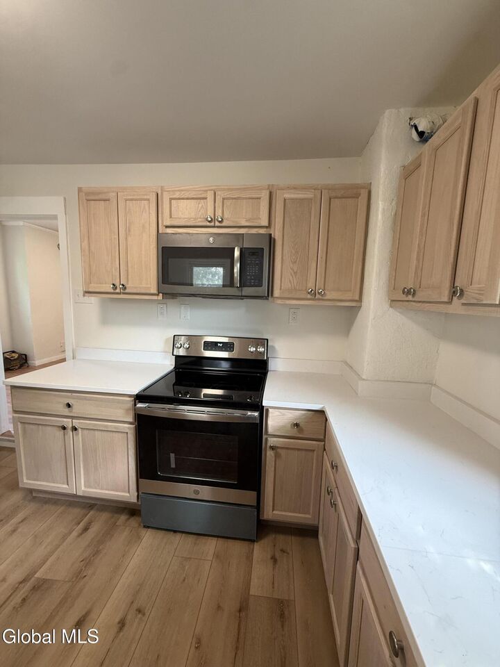 Property Photo:  446 1st Street 2  NY 12206 