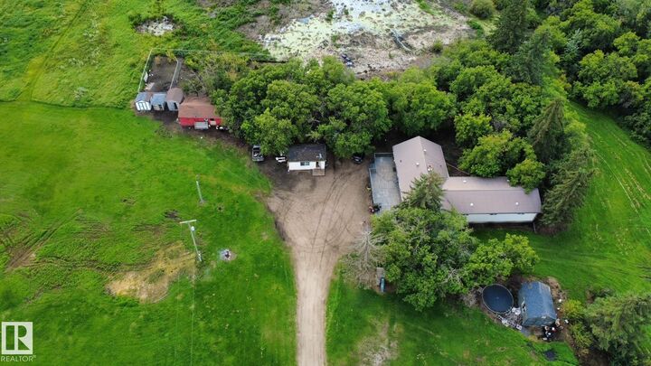 Property Photo:  555022 Rge Rd 152  AB T0B 4K0 