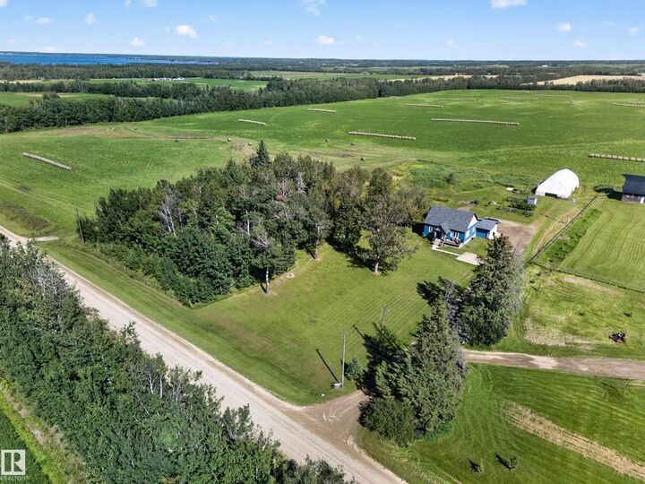 Property Photo:  54109A Range Road 34  AB T0E 0A1 