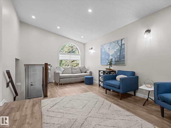 Property Photo:  10109 80 Street NW  AB T6A 3H9 