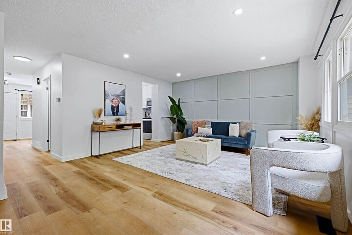 Property Photo:  414 Village On The Green NW  AB T5A 1H2 