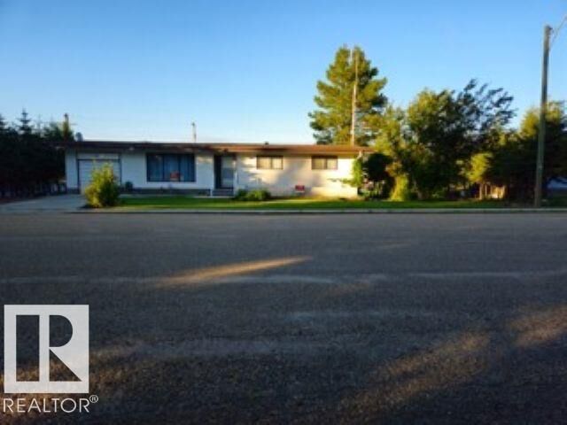 Property Photo: 4910 53 Avenue AB T0B 4R0