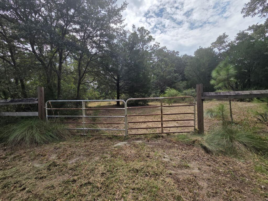 Property Photo:  2648-64 Oak St  FL 32322 