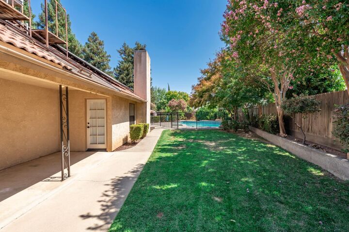 Property Photo:  1689 E Pryor Drive  CA 93720 