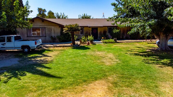 Property Photo: 7157 S Cherry Avenue CA 93725