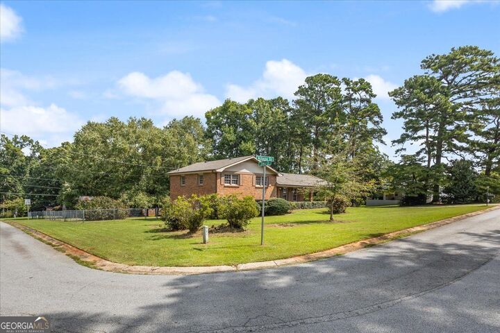Property Photo:  5082 Ailene Drive  GA 30135 