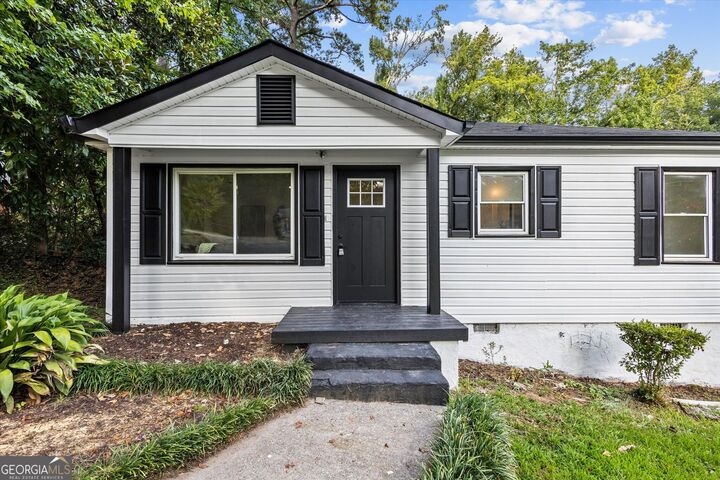 Property Photo: 6275 Bennett Ln SW GA 30126