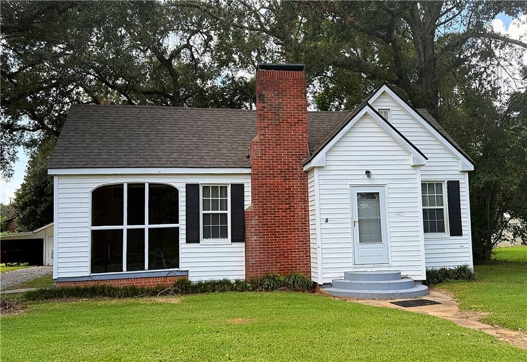 Property Photo:  1805 St. Martin Street  LA 71346 