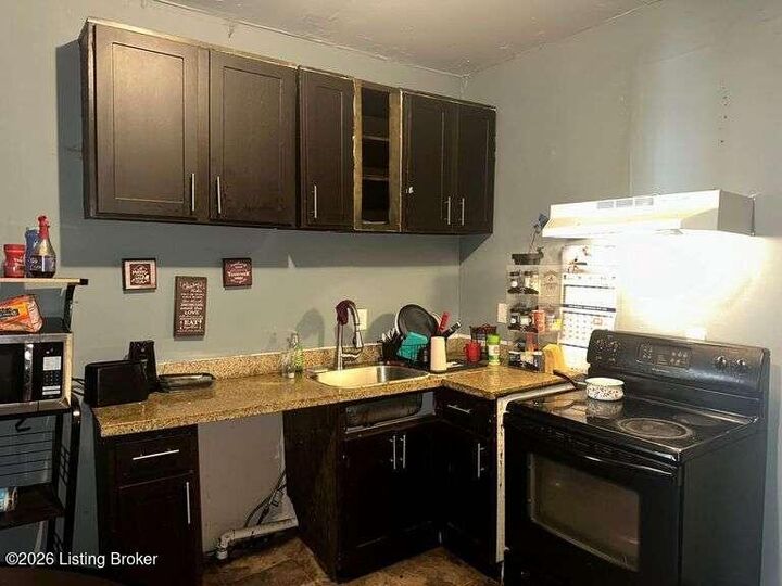 Property Photo:  1412 Hemlock St  KY 40211 