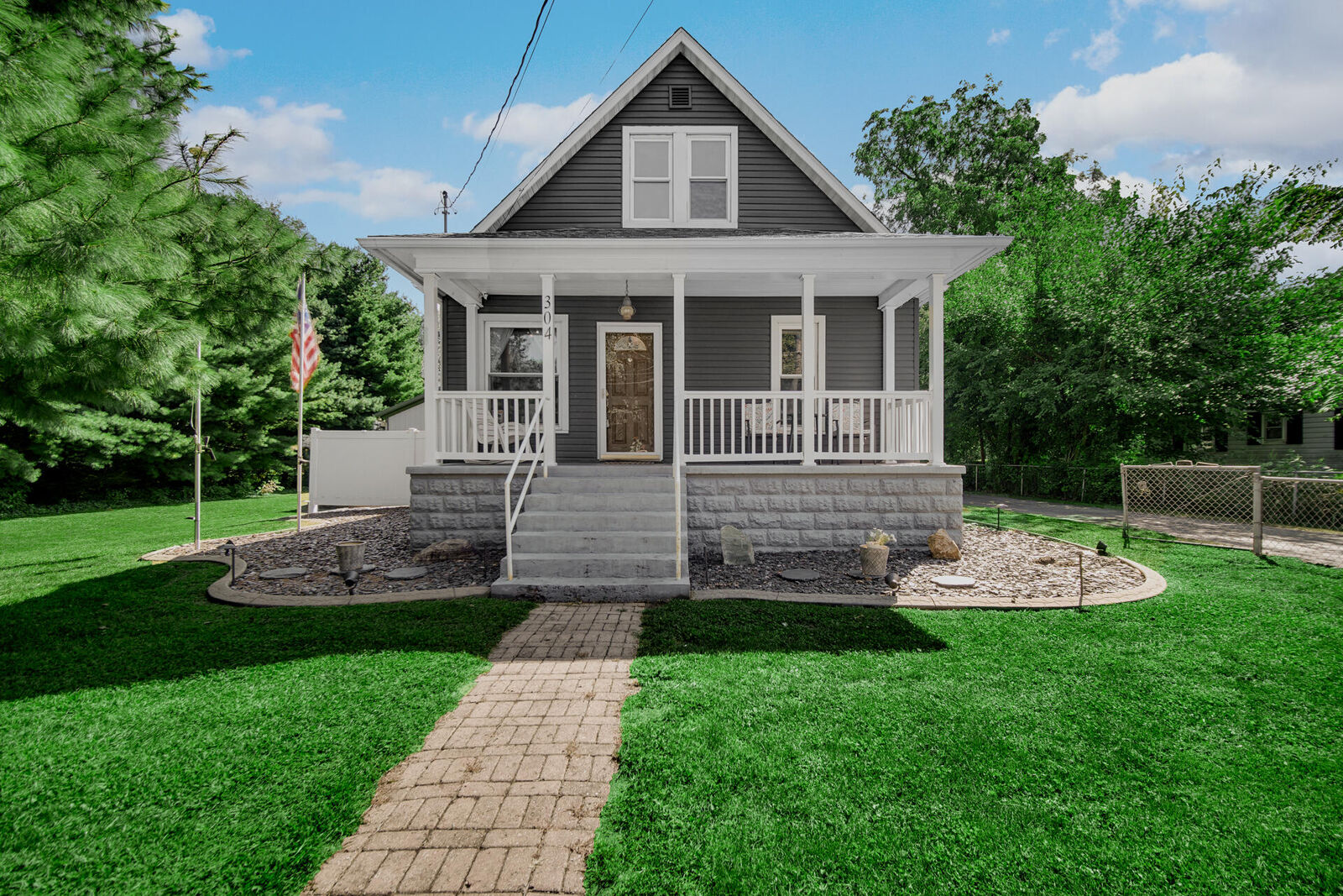 Property Photo: 304 S Roosevelt Road IN 46534
