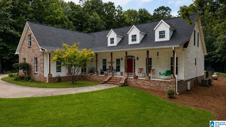 Property Photo:  617 Oak Valley Road  AL 35135 