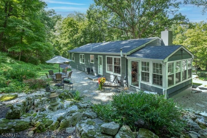 Property Photo:  81 Academy St  NJ 07830 