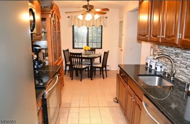 Property Photo:  14 Foxwood Dr A  NJ 07950 
