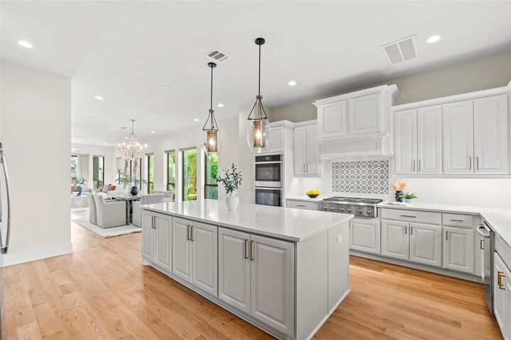 Property Photo:  2621 Greenbriar Drive  TX 77098 