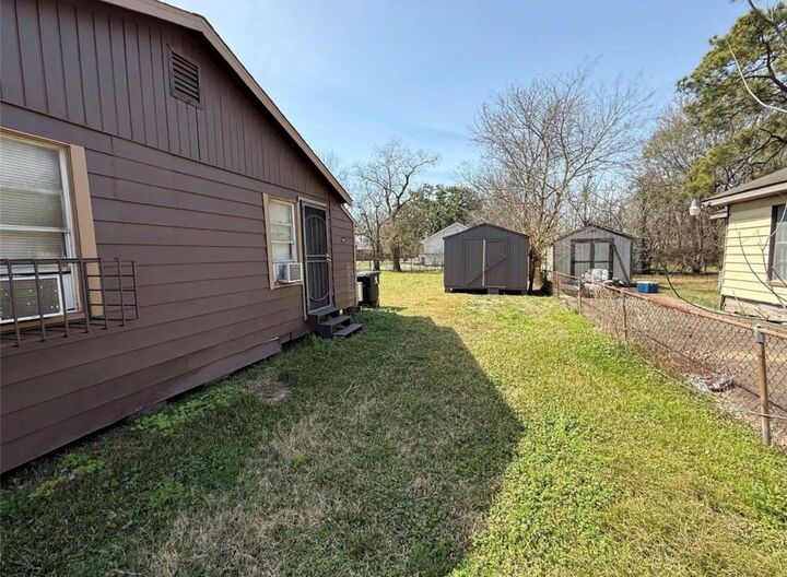 Property Photo:  8125 Shotwell Street  TX 77016 