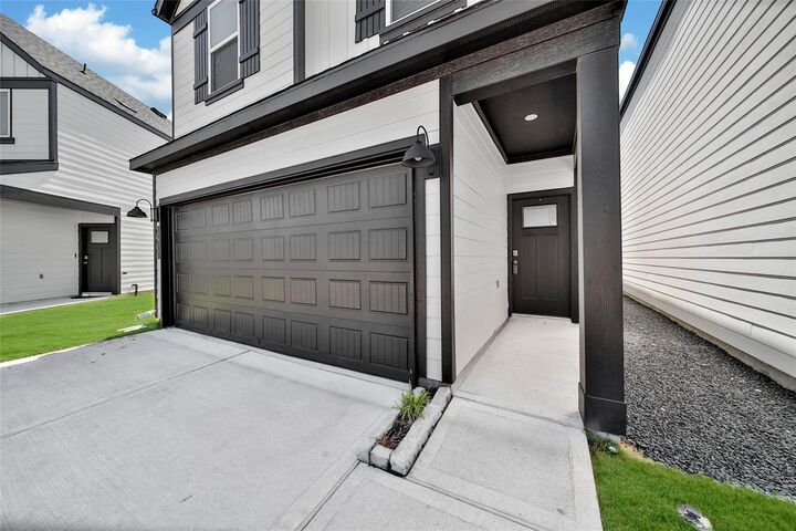 Property Photo: 12310 Greenwood Gate Drive TX 77047