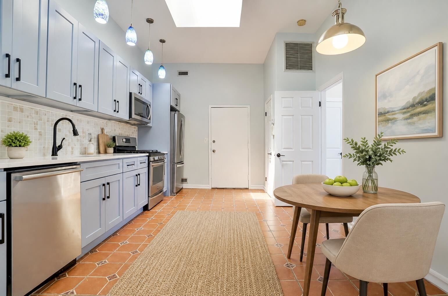 Property Photo: 118 Leonard St 4 NJ 07307-3122