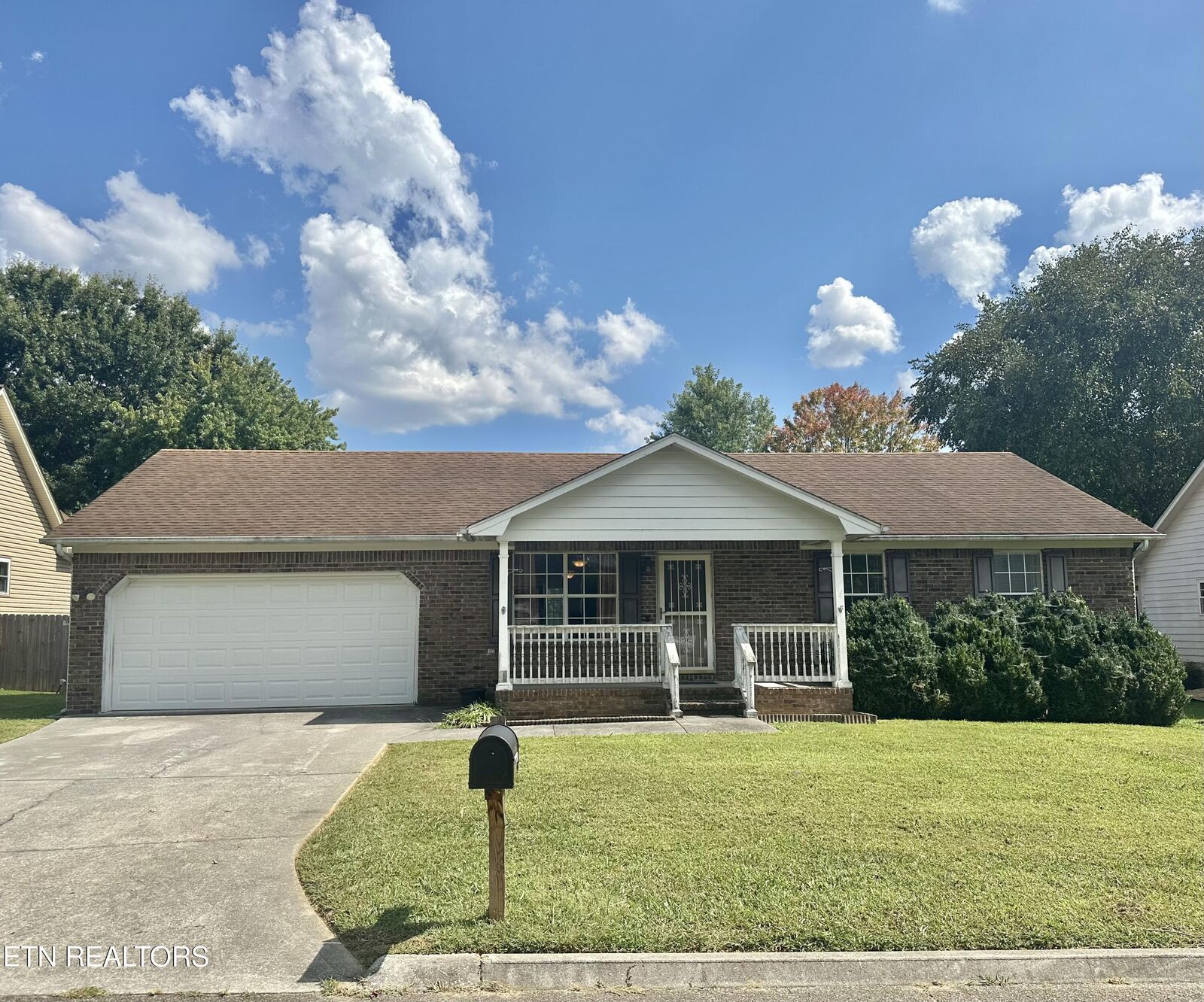 Property Photo: 622 Whitesburg Drive TN 37918