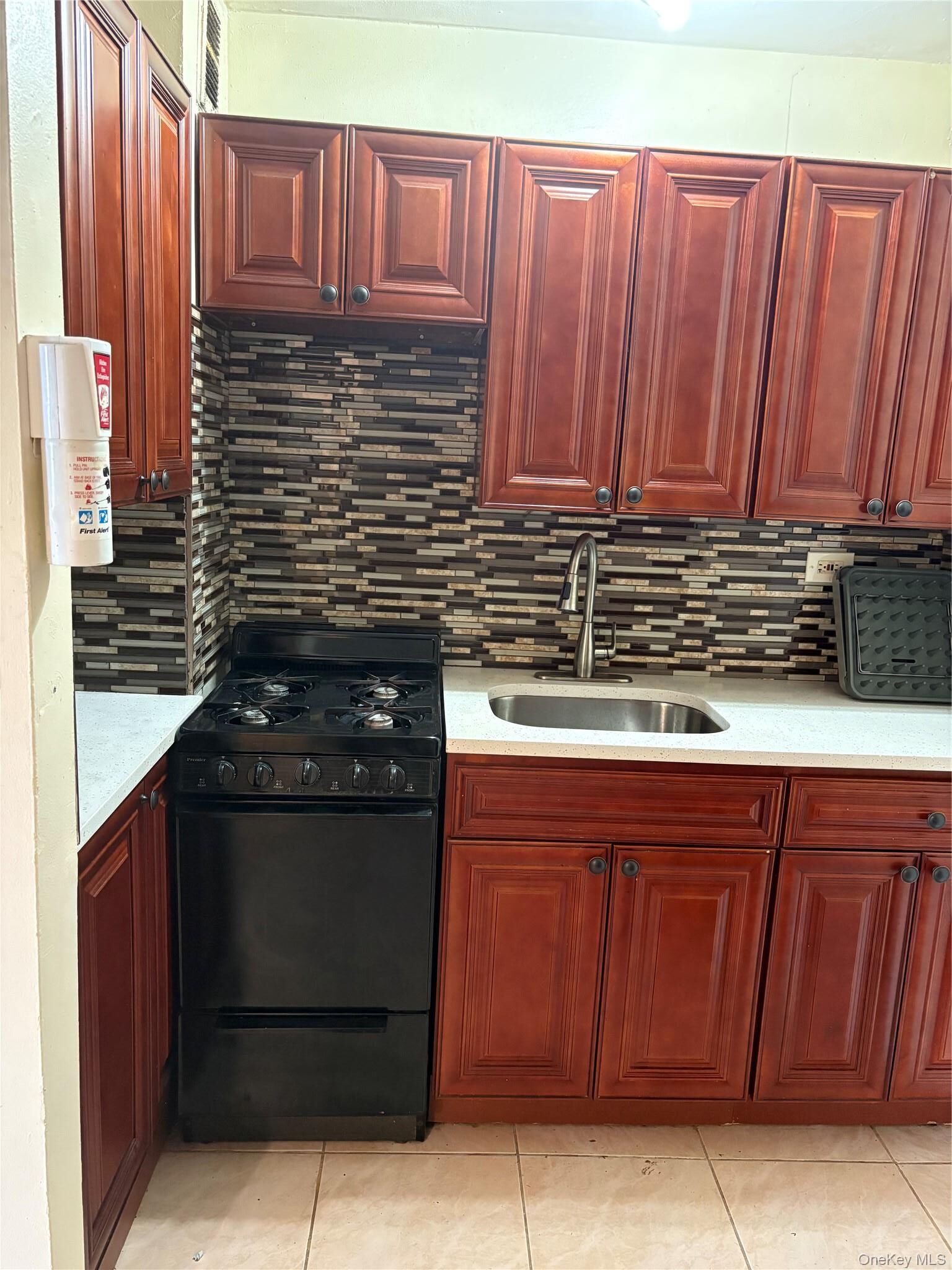 Property Photo:  8900 170th Street 7C  NY 11432 