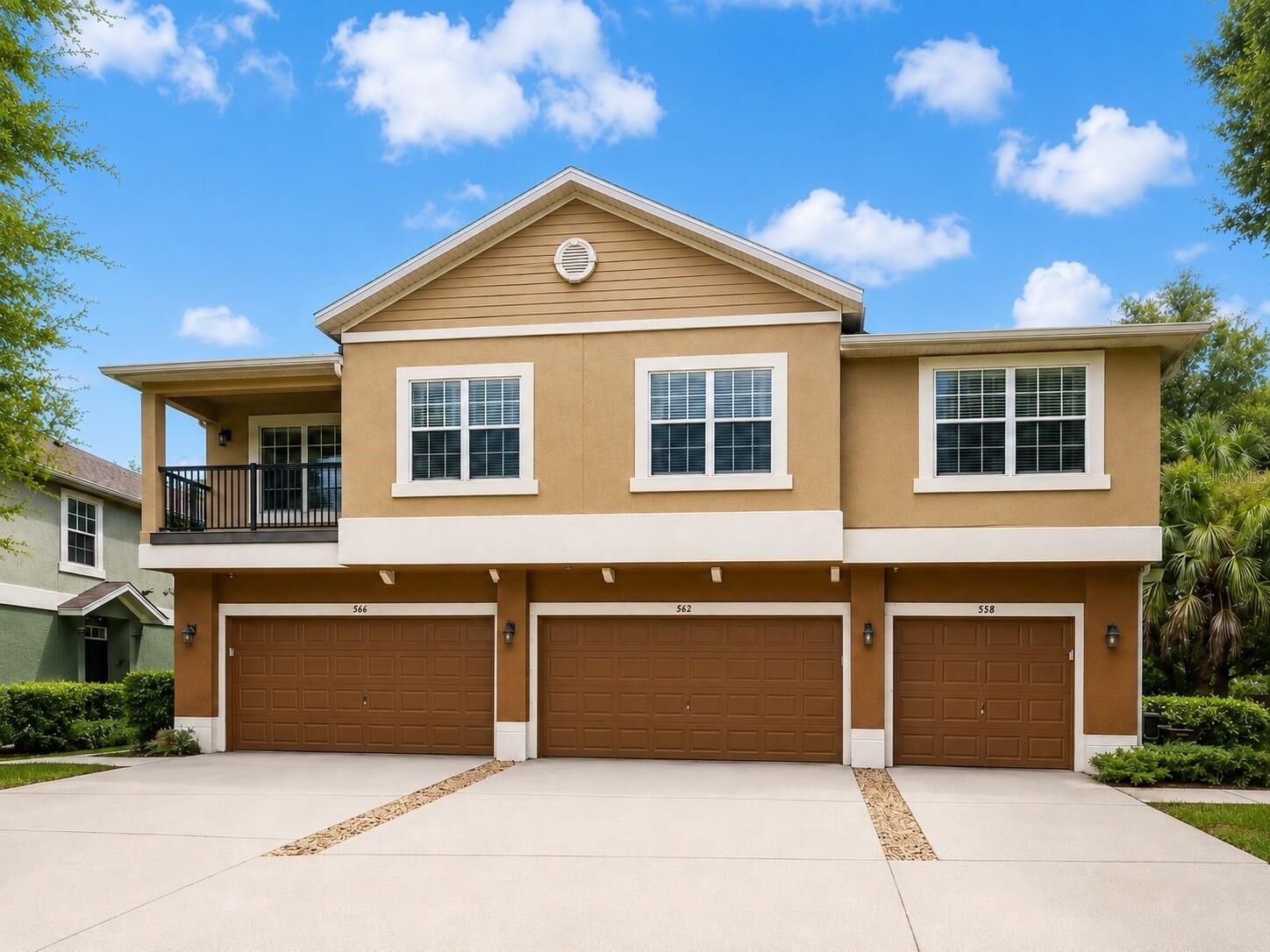Property Photo: 562 Climbing Ivy Court B FL 32712
