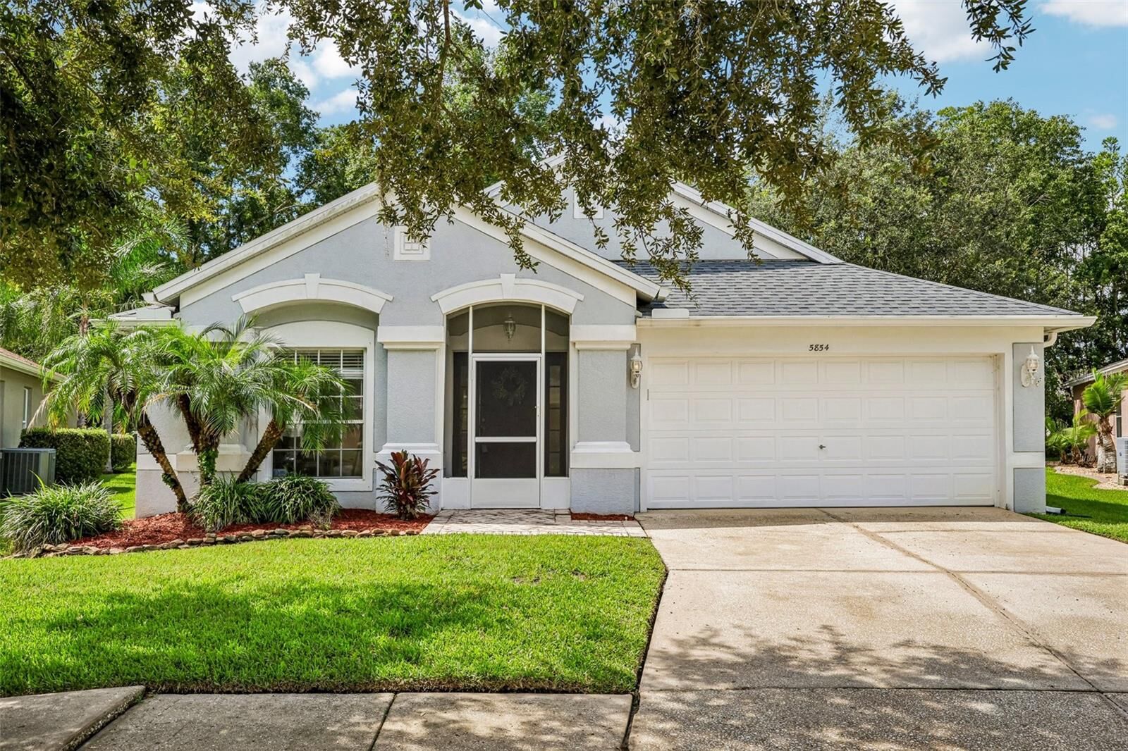 Property Photo:  5854 Count Turf Lane  FL 33544 