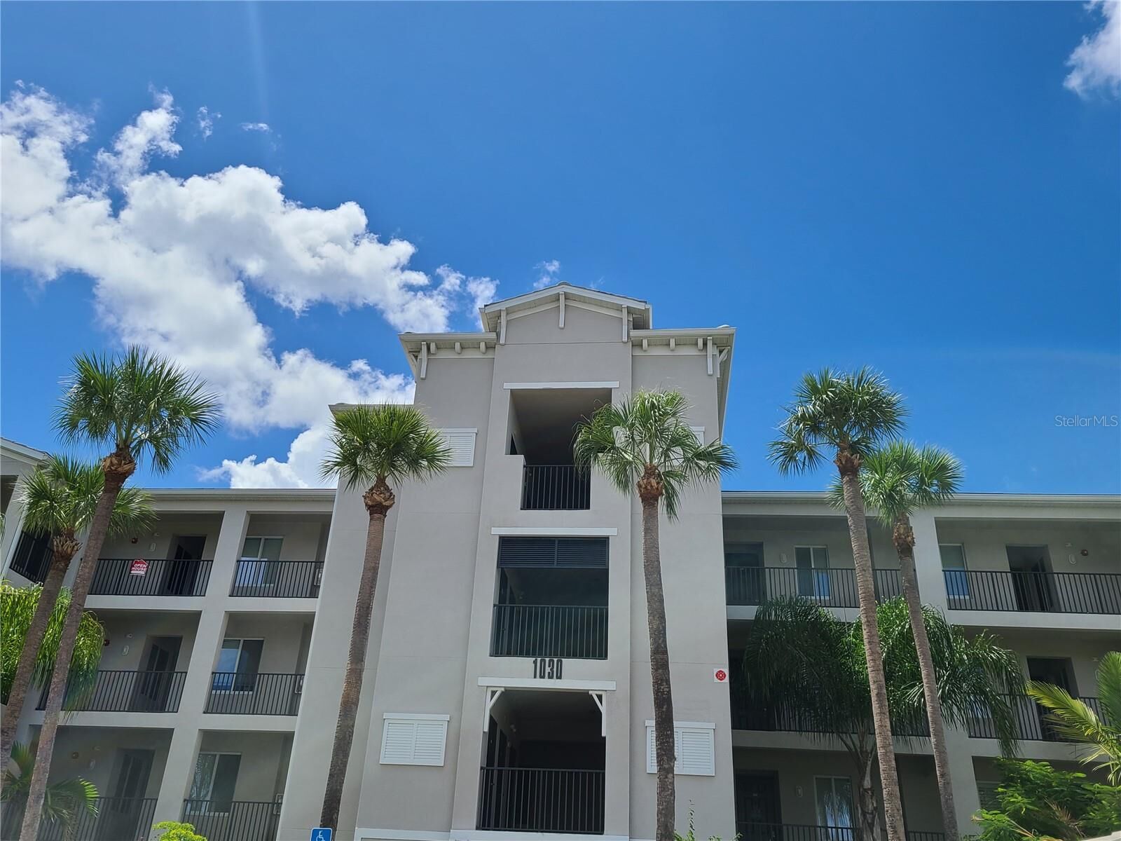 Property Photo: 1030 Tidewater Shores Loop 402 FL 34208