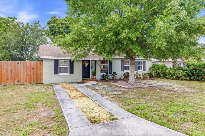 Property Photo: 3913 W Wallace Avenue FL 33611