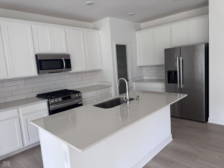 Property Photo:  9338 Devonshire Way  IN 46055 