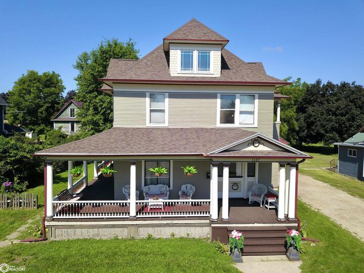 Property Photo: 1137 West Street IA 50112