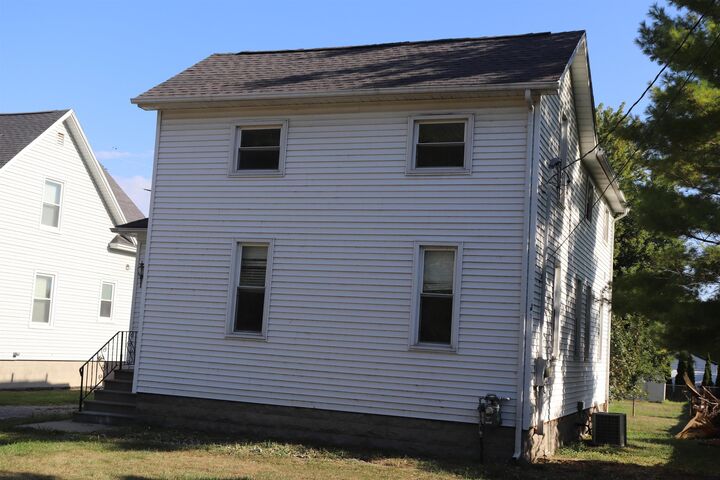 Property Photo: 201 E Calumet Street MI 48706