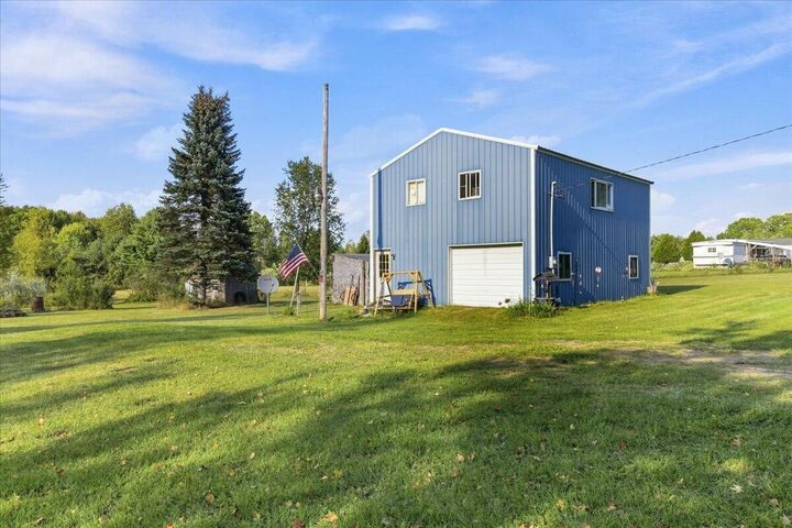 Property Photo: 3385 W 108th Street MI 49327-9757
