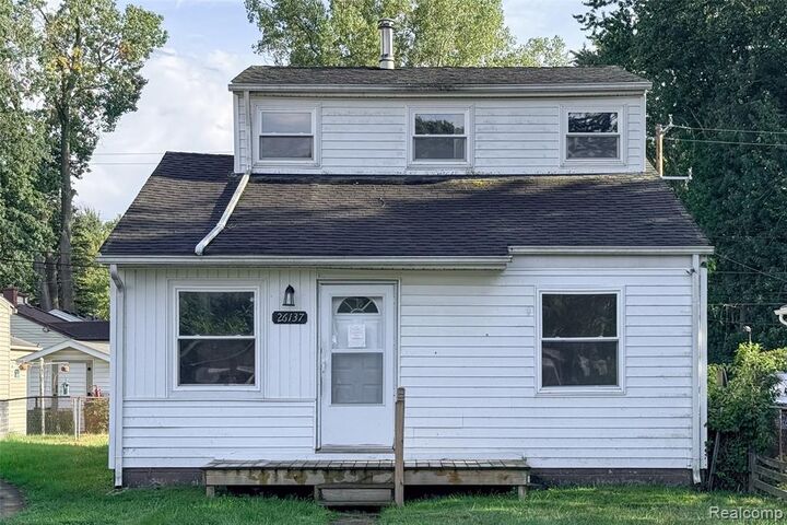 Property Photo: 26137 Superior Road MI 48180 4441