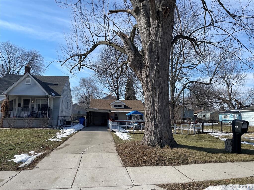 Property Photo:  26521 Barrington  MI 48071 