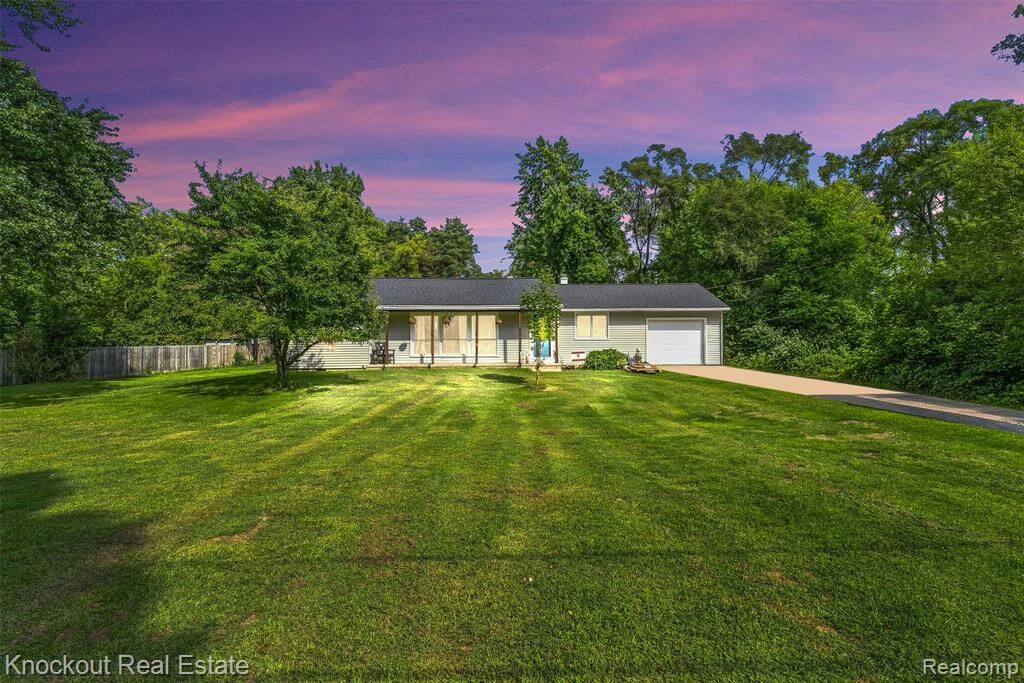 Property Photo:  1920 E Chippewa River Road  MI 48640 8207 