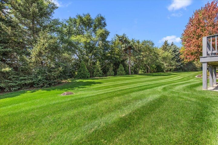 Property Photo:  1222 Hidden Fields Dr  WI 53095 