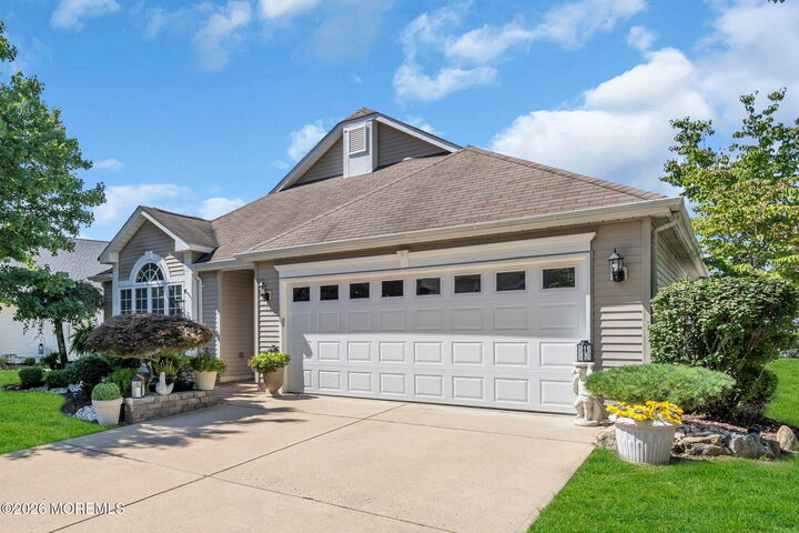 Property Photo:  21 Turnberry Place  NJ 08527 